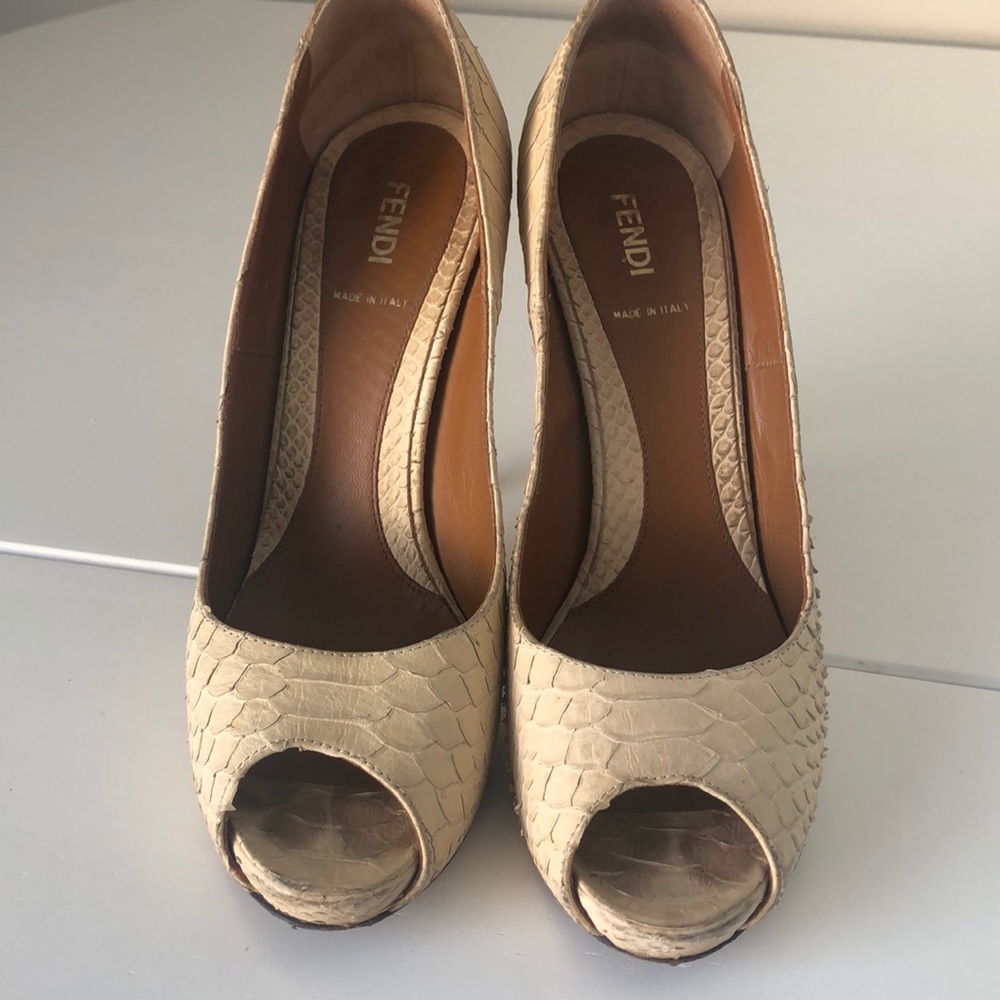 Fendi Peep Toe Shoes View 3